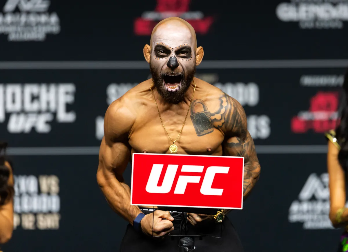 11 de septiembre de 2026; Glendale, Arizona, Estados Unidos; El luchador de UFC Gene Silva durante el pesaje para UFC Noche Fight Night en Desert Diamond Arena. Crédito obligatorio: Mark J. Rebellus-Imagon Imagen