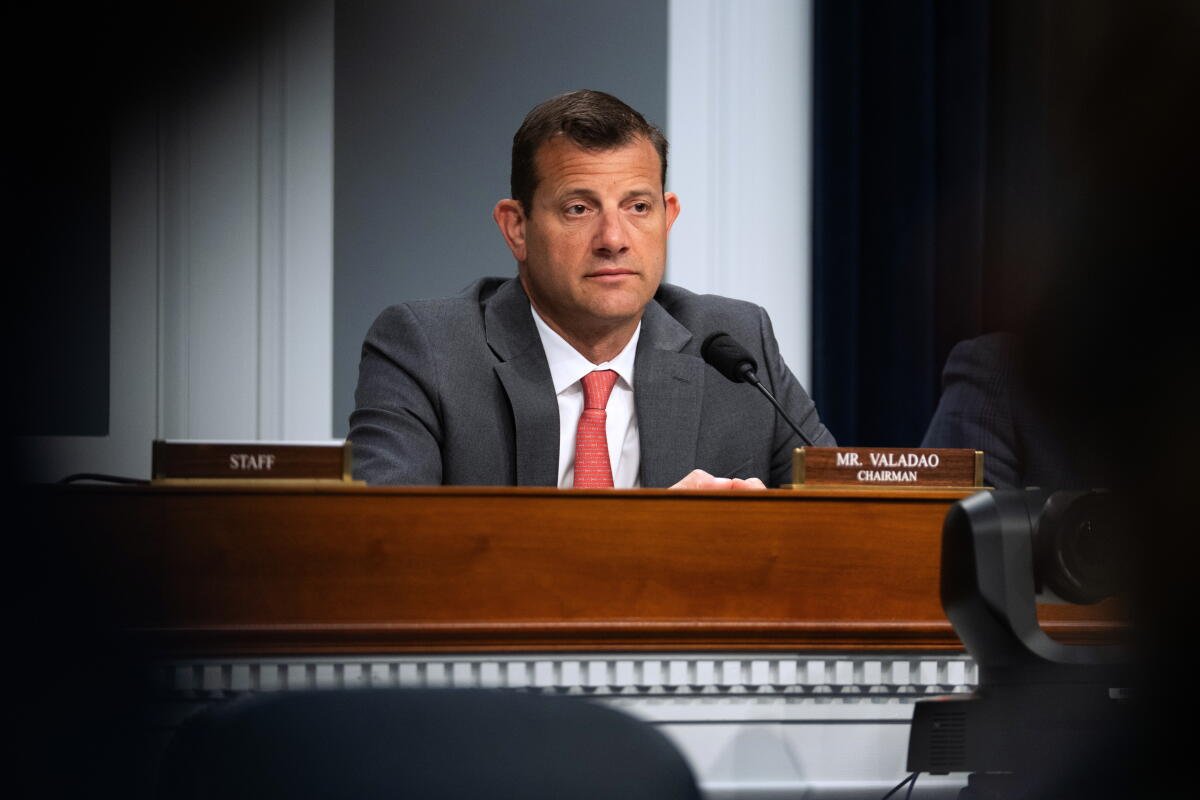Representante David Valadao (R-Hanford) 
