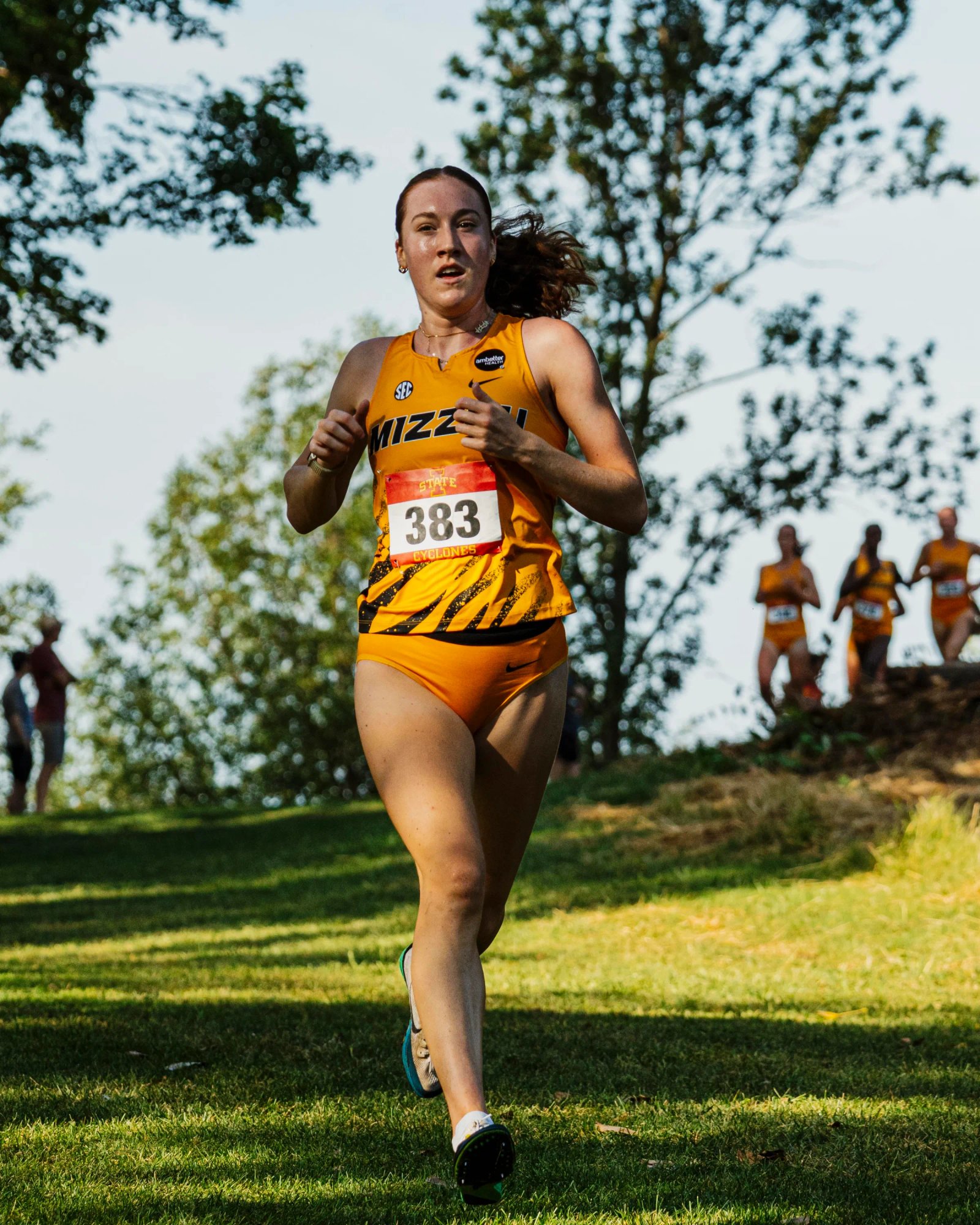 Suzy Lecoutre termina cuarta en la general de 5 km femenino el viernes 4 de septiembre en el Cyclone Opener en Ames, Iowa.