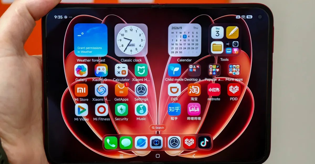El espacioso modelo plegable de Xiaomi promete más potencia que el de Samsung