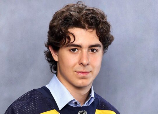 La familia del jugador de hockey de ASU Matthew Mayich está 'orando por un milagro'