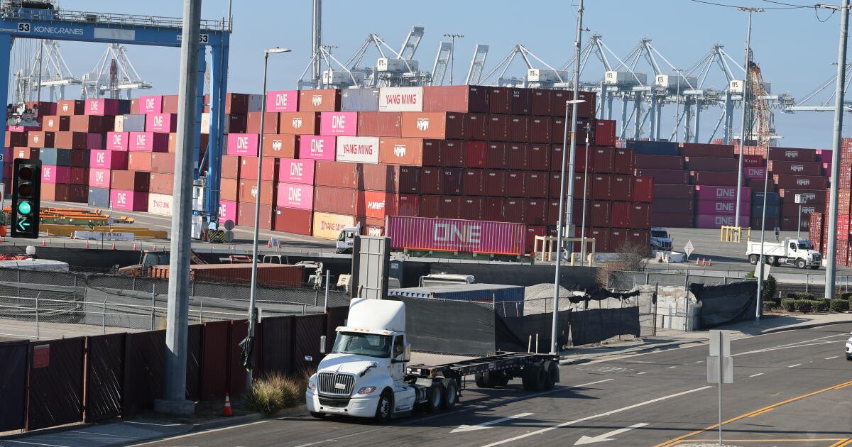 Los precios récord del diésel afectaron a la economía de California, desde los camiones hasta los cultivos.