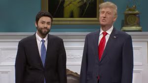 Ramy Youssef y James Austin Johnson aparecen en un episodio abierto el 26 de septiembre de 2026 del programa "Sábado noche en vivo" (nbc)