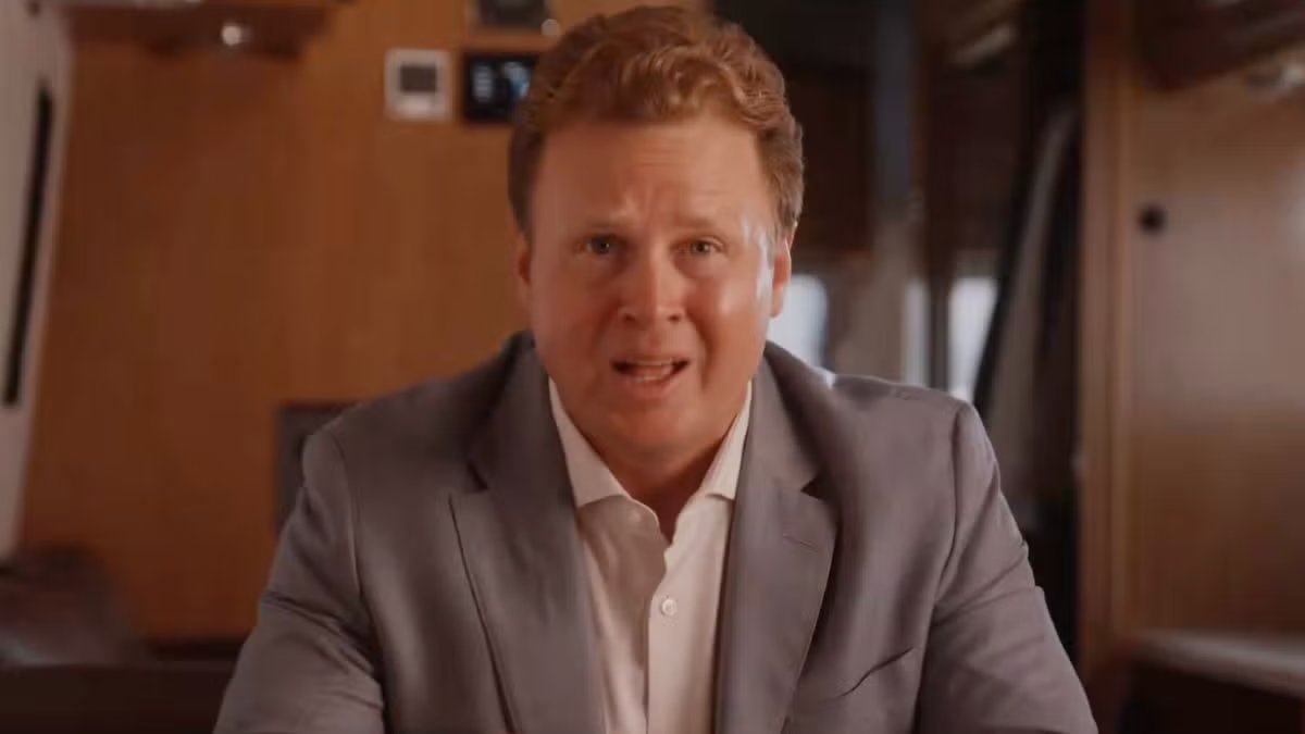 Spencer Pratt llama a la alcaldesa Karen Bass mientras un incendio de 25 acres arde en Los Ángeles