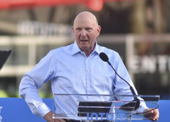 Steve Ballmer dice que los Clippers cumplirán la prohibición de la NBA