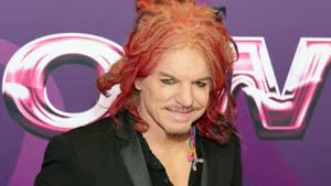 Carrot Top asiste a la gala anual Keep Memory Alive "El poder del amor" Concierto benéfico del Centro Lou Ruvo para la Salud Cerebral de la Clínica Cleveland en honor a Jimmy Kimmel en el MGM Grand Garden Arena el 22 de febrero de 2025 en Las Vegas, Nevada. (Foto de Ethan Miller/Getty Images)