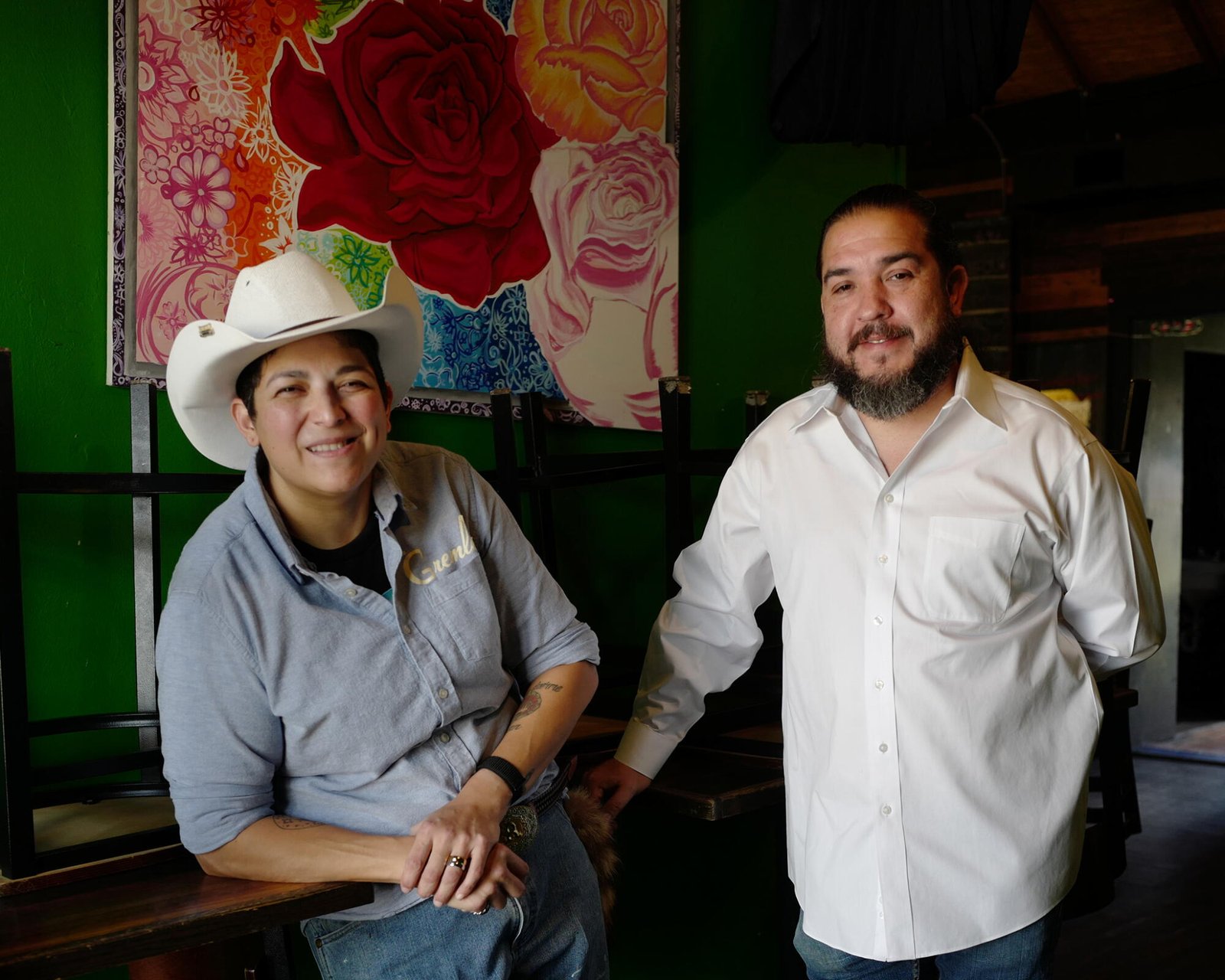Alyssa Cantú y Antonio Reyna son dueños del Gremlin Bar en su club.