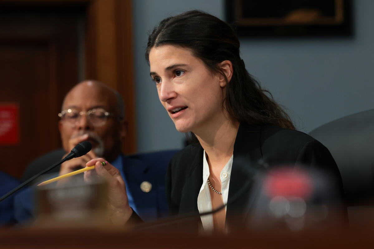 La representante Marie Gluesenkamp Perez (D-Wash.) en la audiencia del Comité de Asignaciones de la Cámara de Representantes en el Capitolio en julio de 2026.