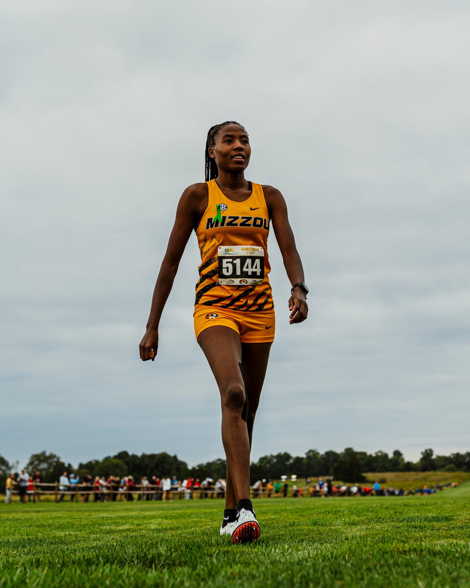 La estudiante de segundo año Monica Wanjiku terminó quinta en la general en el Gans Creek Classic 2026 el viernes 25 de septiembre en el Gans Creek Cross Country Course en Columbia, Missouri.