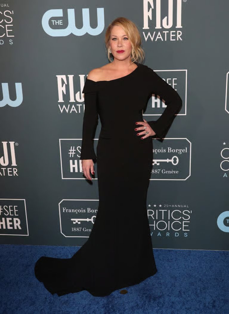 LOS ÁNGELES - Christina Applegate asiste a la 25ª edición anual de los Critics' Choice Awards