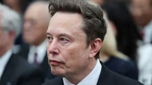 El director ejecutivo de Tesla y SpaceX, Elon Musk, asiste a la Cumbre de la Edad de Oro de la Innovación Estadounidense en el Instituto de la Paz el 8 de octubre de 2026 en Washington, DC. (Crédito: Wayne McNamee/Getty Images)
