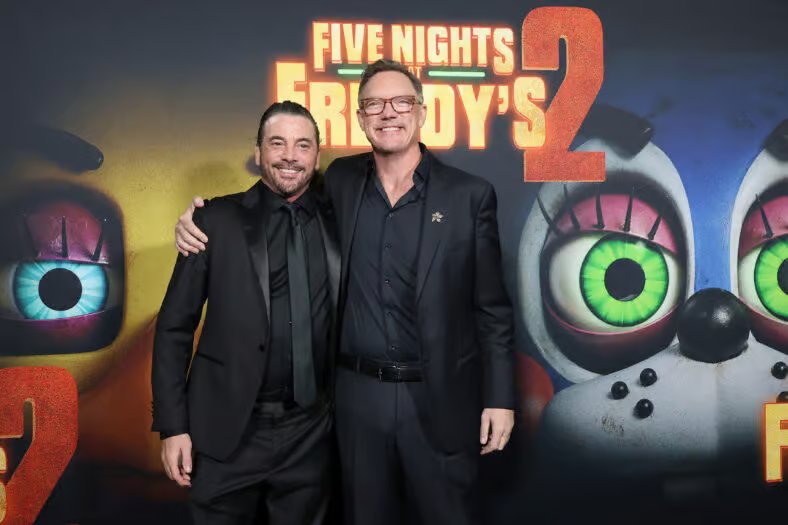 Skeet Ulrich y Matthew Lillard en el estreno de Five Nights at Freddy's 2