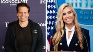 Anthony Scaramucci (crédito de la foto: Taylor Hill/Getty Images) y la secretaria de prensa de la Casa Blanca, Katie Zakaria (crédito de la foto: Tom Williams/CQ-Roll Call vía Getty Images)