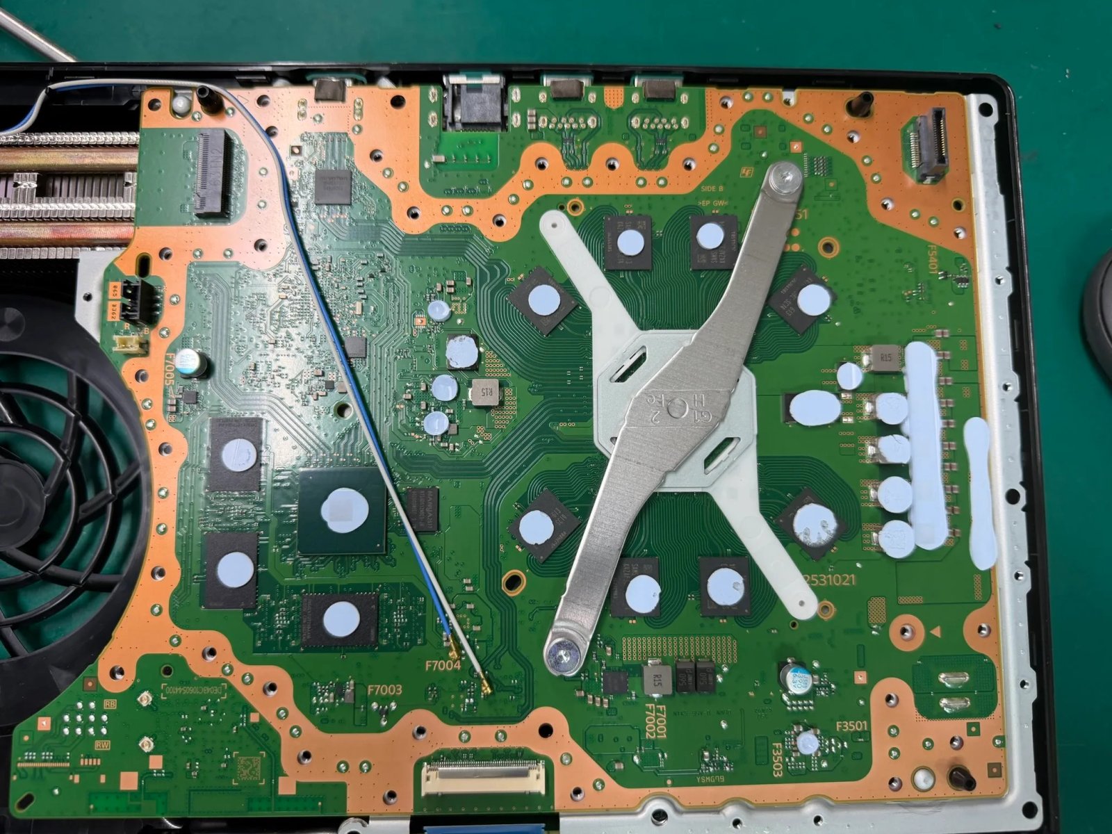 Placa base ultradelgada de Sony PS5 rediseñada